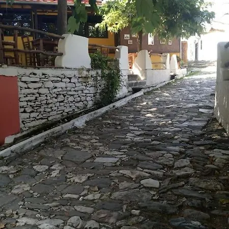 Holiday home Malamo's *